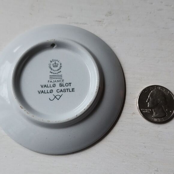 Vintage 80's Miniature Royal Coppenhagen Denmark china Trinket Plate/Dish - Picture 3 of 7
